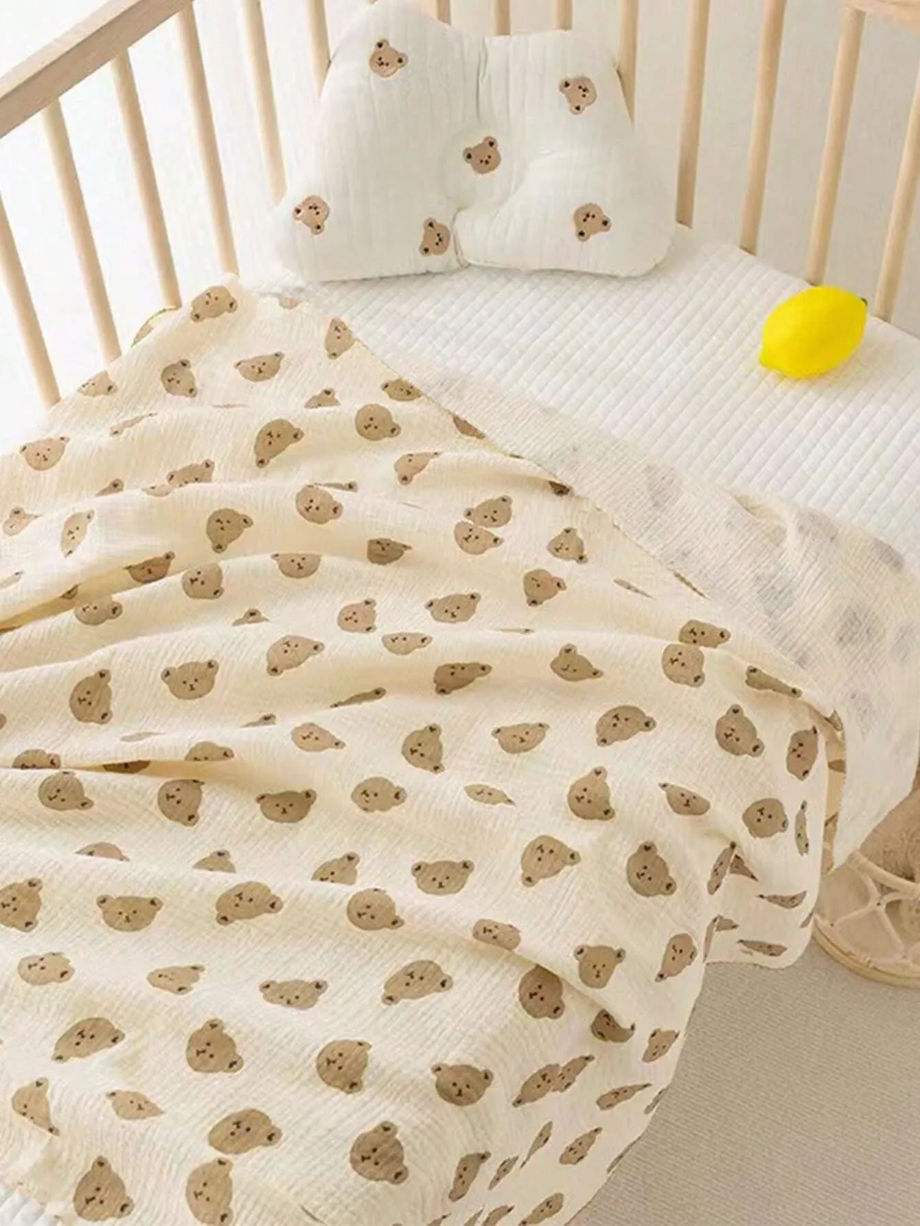 1pc 80*80cm Baby Bear Pattern Soft & Comfortable Lightweight Blanket, Suitable For Spring And Summer