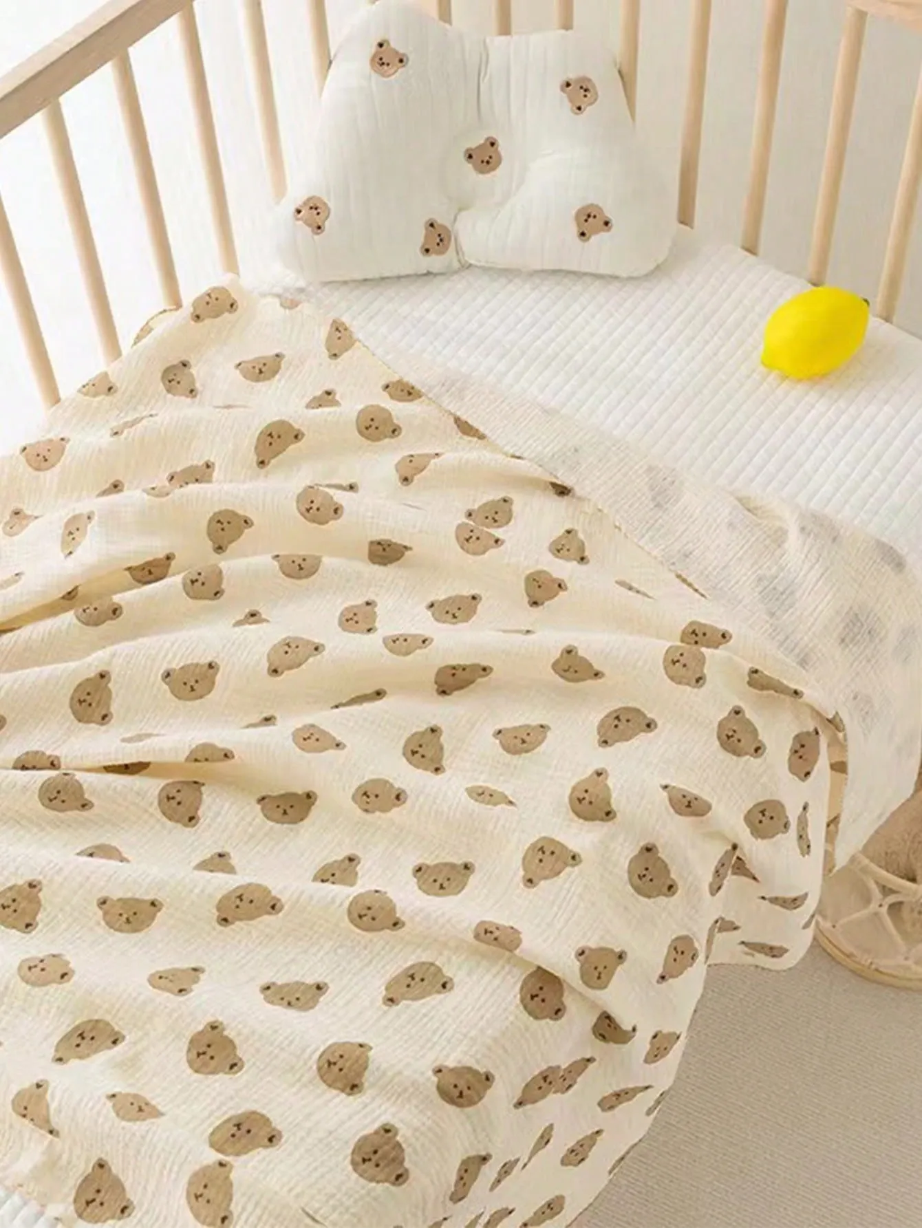 1pc 80*80cm Baby Bear Pattern Soft & Comfortable Lightweight Blanket, Suitable For Spring And Summer