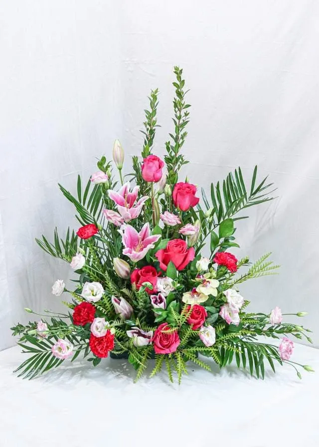 Uplifting Moments Arrangement